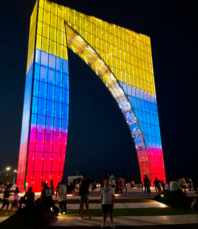 Monumento Ventana de Campeones (Aleta de Tiburón)